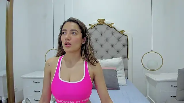 Skylerwhite02 online show from May 1, 2026, 3:44 am