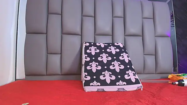 Snapshot of kissme_luna chatting on November 12, 2025, 7:07 pm kissme luna online show from November 12, 2025, 7:07 pm