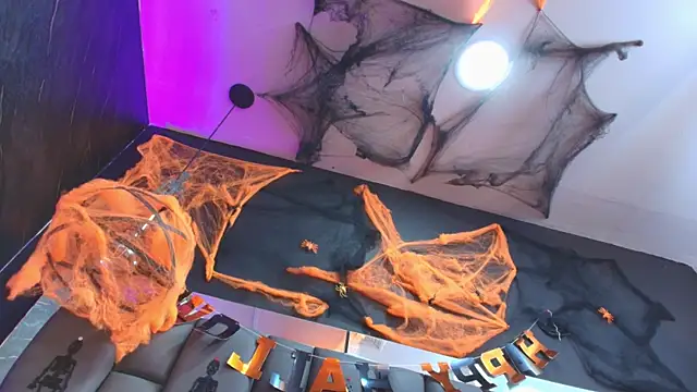 Snapshot of kissme_luna chatting on October 28, 2025, 7:13 pm kissme luna online show from October 28, 2025, 7:13 pm