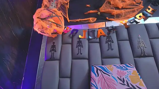 Snapshot of kissme_luna chatting on October 29, 2025, 7:13 pm kissme luna online show from October 29, 2025, 7:13 pm