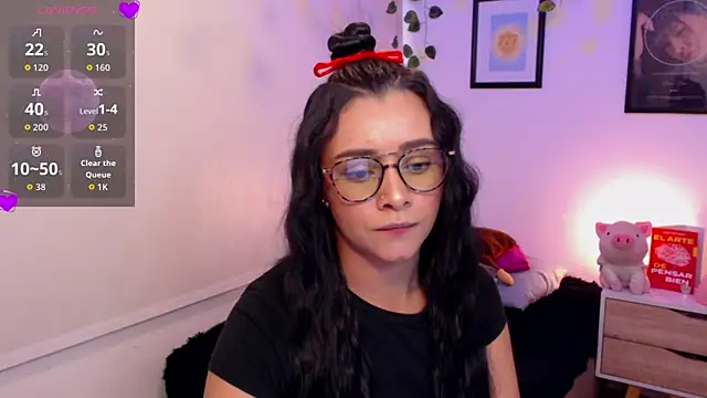 Snapshot of MarilynWhite_ chatting on October 23, 2025, 10:30 pm MarilynWhite online show from October 23, 2025, 10:30 pm