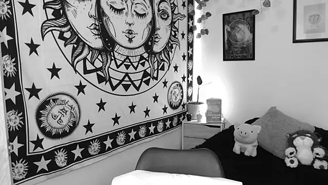 Snapshot of MarilynWhite_ chatting on October 28, 2025, 10:09 pm MarilynWhite online show from October 28, 2025, 10:09 pm