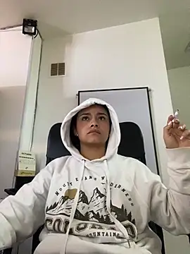 Snapshot of MarilynWhite_ chatting on October 22, 2025, 8:14 am MarilynWhite online show from October 22, 2025, 8:14 am