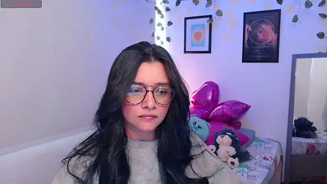 Snapshot of MarilynWhite_ chatting on October 10, 2025, 6:31 pm MarilynWhite online show from October 10, 2025, 6:31 pm