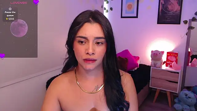 Snapshot of MarilynWhite_ chatting on October 22, 2025, 9:24 pm MarilynWhite online show from October 22, 2025, 9:24 pm