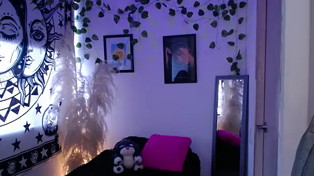 Snapshot of MarilynWhite_ chatting on November 11, 2025, 3:07 pm MarilynWhite online show from November 11, 2025, 3:07 pm