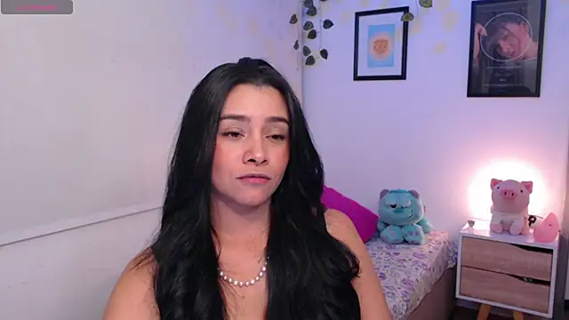 Snapshot of MarilynWhite_ chatting on October 10, 2025, 12:33 am MarilynWhite online show from October 10, 2025, 12:33 am