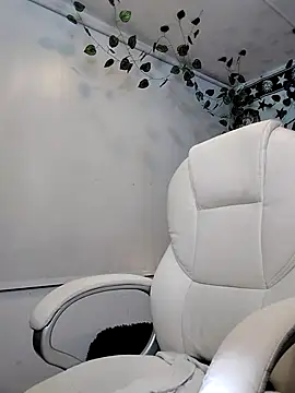 Snapshot of MarilynWhite_ chatting on November 24, 2025, 2:00 am MarilynWhite online show from November 24, 2025, 2:00 am