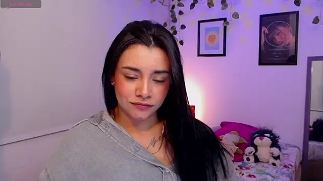 Snapshot of MarilynWhite_ chatting on October 13, 2025, 7:43 am MarilynWhite online show from October 13, 2025, 7:43 am