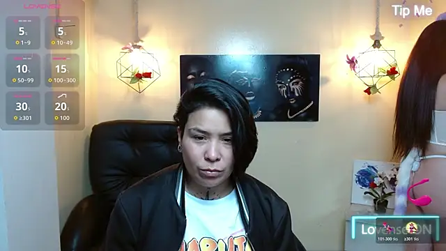 Snapshot of Bom_BomXX chatting on December 14, 2025, 3:24 am Bom BomXX online show from December 14, 2025, 3:24 am