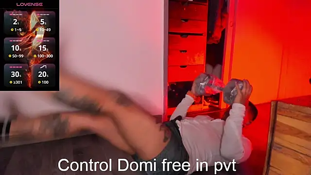 Snapshot of Maxpower777 chatting on December 17, 2025, 11:32 pm Maxpower777 online show from December 17, 2025, 11:32 pm