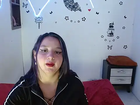 Snapshot of Mia2xsmith chatting on November 9, 2025, 7:23 am Mia2xsmith online show from November 9, 2025, 7:23 am