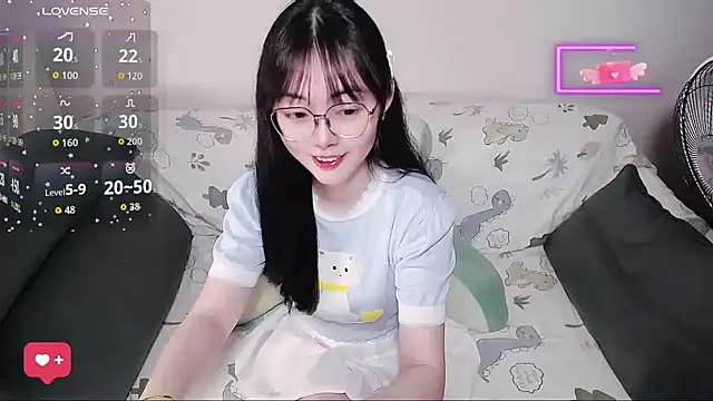 Snapshot of baby-yaya20 chatting on May 6, 2026, 10:19 am baby-yaya20 online show from May 6, 2026, 10:19 am