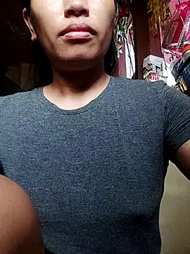 Snapshot of Sweet_Asian25 chatting on June 17, 2026, 10:08 pm Sweet Asian25 online show from June 17, 2026, 10:08 pm