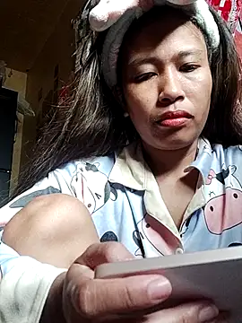 Snapshot of Sweet_Asian25 chatting on July 21, 2026, 10:33 pm Sweet Asian25 online show from July 21, 2026, 10:33 pm