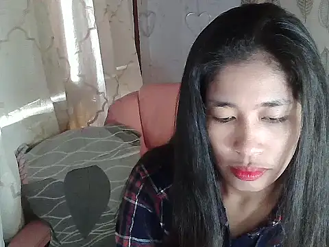 Snapshot of Sweet_Asian25 chatting on September 12, 2025, 12:11 am Sweet Asian25 online show from September 12, 2025, 12:11 am