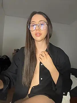 Viithoney online show from October 18, 2025, 8:11 pm