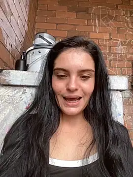 Camwithchlox online show from September 13, 2025, 12:38 pm