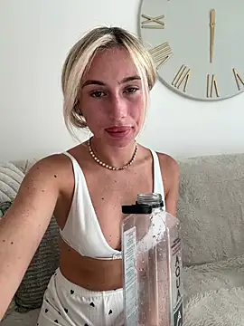 Snapshot of SexySaraxxoo chatting on June 19, 2026, 12:33 pm SexySaraxxoo online show from June 19, 2026, 12:33 pm