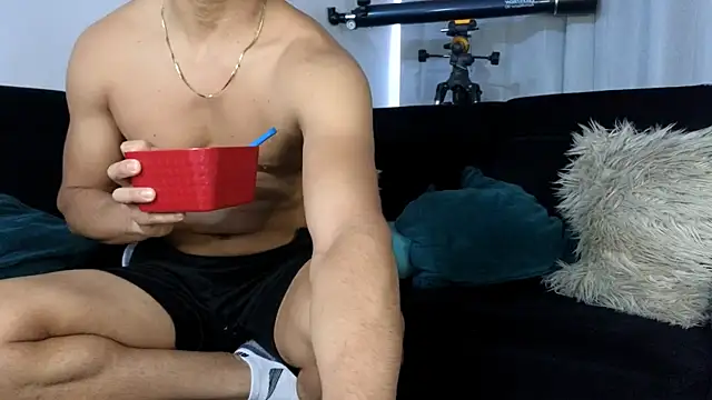 Snapshot of FitBoy_Cris chatting on July 23, 2026, 8:38 pm FitBoy Cris online show from July 23, 2026, 8:38 pm