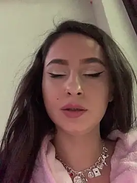 Snapshot of SunnyDane chatting on October 29, 2025, 3:11 pm SunnyDane online show from October 29, 2025, 3:11 pm