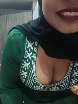 Snapshot of Itz_Mayra_ chatting on November 23, 2025, 9:08 am Itz Mayra online show from November 23, 2025, 9:08 am