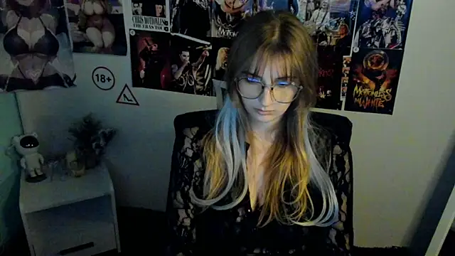 Snapshot of NeyliDream chatting on October 16, 2025, 12:13 pm NeyliDream online show from October 16, 2025, 12:13 pm