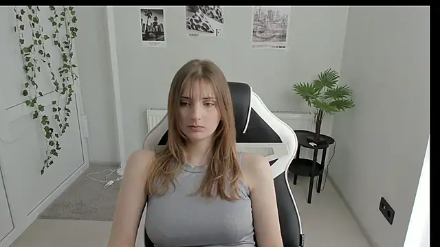 NeyliDream online show from May 18, 2026, 9:25 am