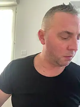 Marronglace1 online show from March 4, 2026, 9:39 am