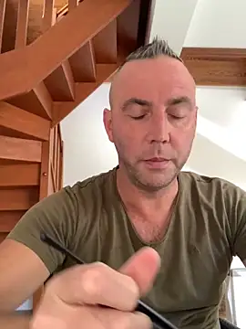 Marronglace1 online show from October 17, 2025, 9:34 am