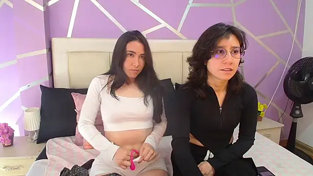 Snapshot of jupiterysaturno chatting on September 24, 2025, 2:56 pm jupiterysaturno online show from September 24, 2025, 2:56 pm