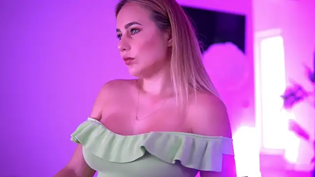 Snapshot of NattyLust chatting on October 13, 2025, 4:58 am NattyLust online show from October 13, 2025, 4:58 am