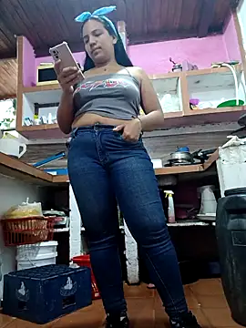 Snapshot of girlpee chatting on November 3, 2025, 12:20 pm girlpee online show from November 3, 2025, 12:20 pm