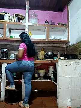 Snapshot of girlpee chatting on November 25, 2025, 12:27 pm girlpee online show from November 25, 2025, 12:27 pm