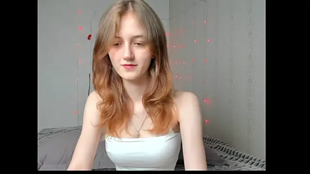 dreamy pollyyy online show from May 14, 2026, 7:22 pm