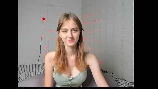 dreamy pollyyy online show from July 2, 2026, 7:31 pm