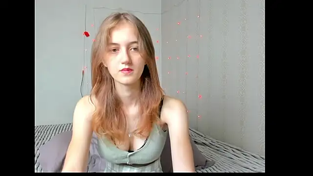 dreamy pollyyy online show from June 24, 2026, 5:28 am