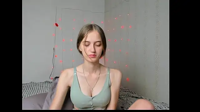 dreamy pollyyy online show from July 4, 2026, 12:17 am