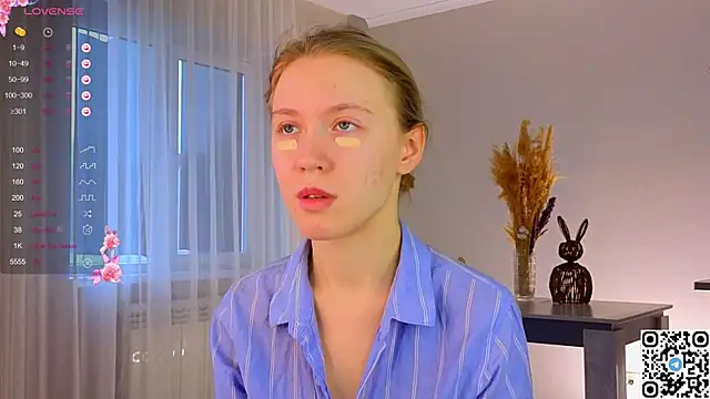 Snapshot of Succubelle chatting on November 26, 2025, 6:13 am Succubelle online show from November 26, 2025, 6:13 am