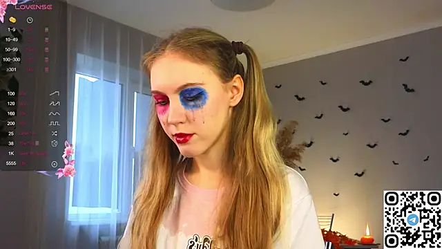 Snapshot of Succubelle chatting on October 31, 2025, 6:32 am Succubelle online show from October 31, 2025, 6:32 am