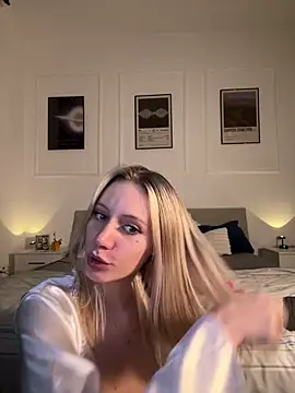 cherryrose555 online show from September 16, 2025, 8:10 pm