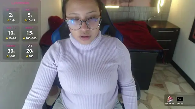 Snapshot of susan_mooree chatting on February 5, 2026, 8:37 pm susan mooree online show from February 5, 2026, 8:37 pm