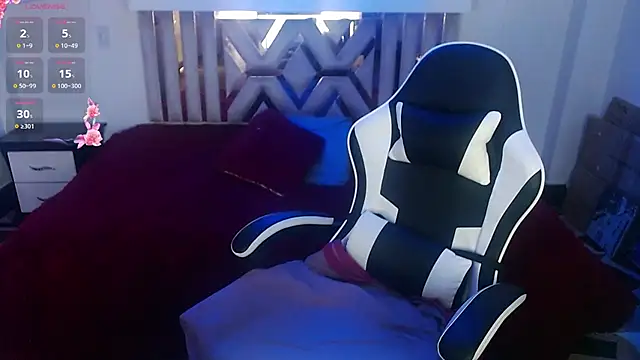 Snapshot of susan_mooree chatting on October 21, 2025, 5:18 am susan mooree online show from October 21, 2025, 5:18 am