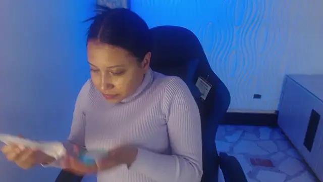 Snapshot of susan_mooree chatting on February 11, 2026, 8:20 pm susan mooree online show from February 11, 2026, 8:20 pm