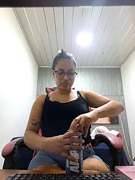 Snapshot of susan_mooree chatting on December 1, 2025, 7:15 pm susan mooree online show from December 1, 2025, 7:15 pm