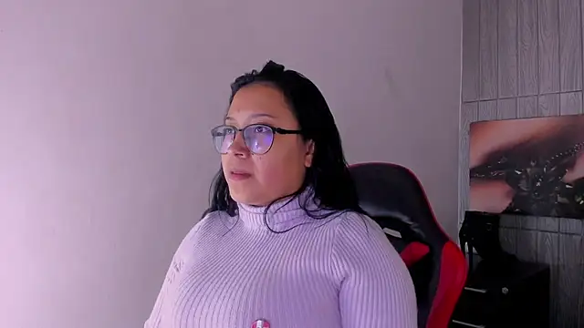 Snapshot of susan_mooree chatting on August 3, 2026, 8:15 pm susan mooree online show from August 3, 2026, 8:15 pm