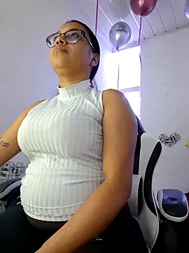 Snapshot of susan_mooree chatting on February 10, 2026, 8:08 pm susan mooree online show from February 10, 2026, 8:08 pm