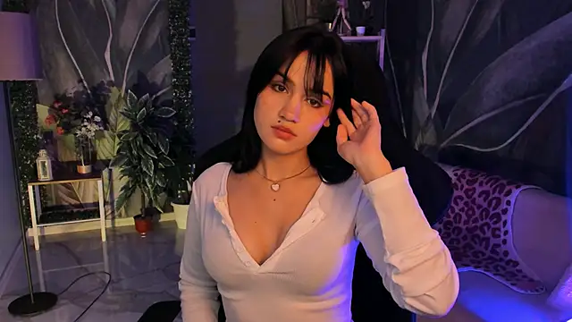 MonicaFarmer online show from November 9, 2025, 5:39 pm