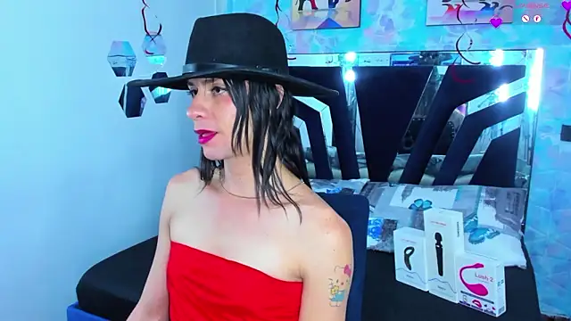 Snapshot of Charlotte_Landry__ chatting on February 17, 2026, 4:48 pm Charlotte Landry online show from February 17, 2026, 4:48 pm