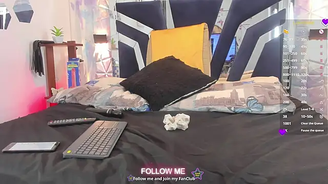 Snapshot of Charlotte_Landry__ chatting on May 25, 2026, 5:11 pm Charlotte Landry online show from May 25, 2026, 5:11 pm